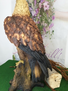 Steinadler auf Baumstamm – Majestätische Polyresin-Dekofigur für Garten und Haus | Blütenträume